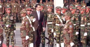 কাতারের আমিরকে লালগালিচা সংবর্ধনা