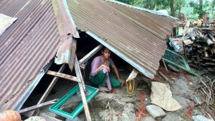 ভোলায় ক্ষতিগ্রস্ত পরিবার গুলো চরম দুর্ভোগে