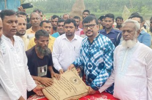 শেখ হাসিনা দেশের অসহায় মানুষের ন্যায্য অধিকার নিশ্চিত করেছেন: এমপি শাওন