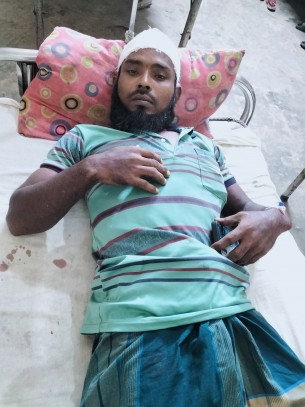 দৌলতখানে জমির বিরোধ নিয়ে সংঘর্ষে বাবা ছেলে  আহত