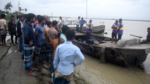 ভোলার মেঘনায় ড্রেজার ডুবি  দুজনের মরদেহ উদ্ধার এখনো নিখোঁজ তিনজন