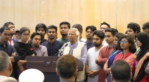 দেশে ফিরে বিমানবন্দরে যা বললেন ড. মুহাম্মদ ইউনূস