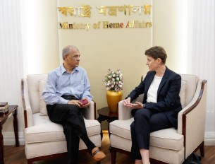 প্রথম অগ্রাধিকার আইনশৃঙ্খলা পরিস্থিতি নিয়ন্ত্রণে রাখা : স্বরাষ্ট্র উপদেষ্টা