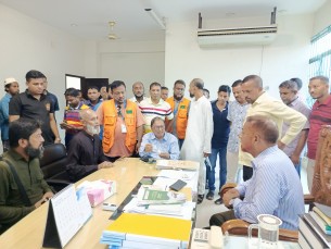 ভোলা পৌরসভার কর্মকর্তা-কর্মচারীদের সাথে সাবেক পৌর মেয়র আলহাজ্ব গোলাম নবী আলমগীরের মতবিনিময়