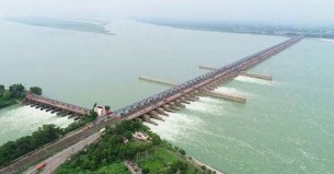 ফারাক্কার গেট খুলে দেওয়ায় নতুন কোনো এলাকা প্লাবিত হয়নি: উপদেষ্টা