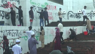 ভোলা শহর পরিচ্ছন্নতা- ট্রাফিক কর্মসূচি পালন করলো শিক্ষার্থীরা