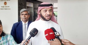 বাংলাদেশি কর্মীদের আজ থেকে ভিসা দিচ্ছে সৌদি আরব