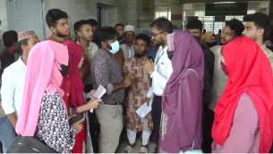 ভোলায় অনিয়ম ও দুর্নীতিমুক্ত করে স্বাস্থ্যসেবা নিশ্চিত করতে হাসপাতাল তদারকীতে শিক্ষার্থীরা