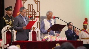 অন্তর্বর্তী সরকারের ৫ উপদেষ্টার দায়িত্ব পুনর্বণ্টন