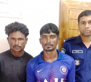 মনপুরায় বাগানে বসে গাঁজা সেবনের সময় দুই যুবক আটক,জরিমানা