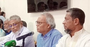 দেশের গণতন্ত্র ধ্বংসের জন্য নির্বাচন কমিশন দায়ী: রিজভী