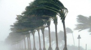 ৭ অঞ্চলে ঝড়ের আভাস, নদীবন্দরে সতর্কতা সংকেত