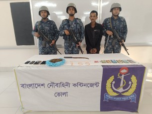 ভোলায় যৌথ অভিযানে কুখ্যাত মাদক ব্যবসায়ী আটক