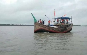 মনপুরায় সরকারি বরাদ্দের চাল পাচ্ছেনা সাড়ে ৩ হাজার জেলে