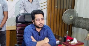 নির্বিঘ্নে পূজা উদযাপন করুন: তথ্য উপদেষ্টা