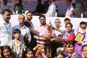 বোরহানউদ্দিনে আন্তঃস্কুল বালিকা ফুটবল টুর্নামেন্ট ও পুরস্কার বিতরণ