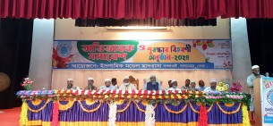 লালমোহনে ইসলামিক মডেল মাদরাসার কৃতি শিক্ষার্থী পুরস্কার ও অভিভাবক সমাবেশ