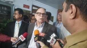 খাদ্য মজুদদারদের বিরুদ্ধে ব্যবস্থা জোরদার করা হবে: খাদ্য উপদেষ্টা