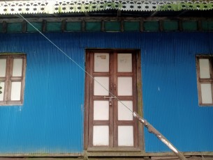 দৌলতখানে দিনমজুরের ঘরে তালা, ভোগান্তিতে পরিবার