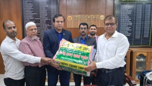 শীতার্থ মানুষের জন্য আশা’র পক্ষ থেকে ভোলা জেলা প্রশাসকের কাছে সাড়ে ৪ শত কম্বল হস্তান্তর