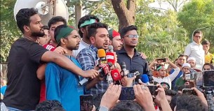 তিন দিনের মধ্যে জবি শিক্ষার্থীদের সব দাবি পূরণ করা হবে: নাহিদ