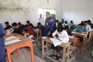 ভোলায় ট্রেইনি রিক্রুট কনস্টেবল পদে নিয়োগের লিখিত পরীক্ষা অনুষ্ঠিত