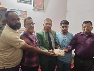 সাংবাদিক আল ইসলাম কায়েদের পরিবারের পাশে এসএসসি  ৮৬ ব্যাচের বন্ধুরা