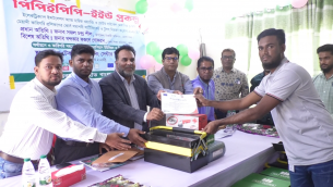 ভোলায় অতিদরিদ্র পরিবারের বেকার সদস্যদের প্রশিক্ষণ শেষে টুলস ও সার্টিফিকেট বিতরণ