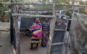 চরফ্যাশনে আশ্রয়ণ প্রকল্পের ২০ পরিবারের ঝুপড়ি ঘরে বসবাস