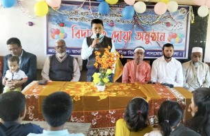 লালমোহন ডাওরী হাট সরকারি প্রাথমিকে শিক্ষাচক্র সমাপ্তিতে অর্ধশতাধিক শিক্ষার্থীকে বিদায় সংবর্ধনা