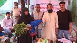 কৃষি ও পুষ্টি উন্নয়নে ভোলায় লবণ সহিষ্ণু  শাকসবজির চারা বিতরণ