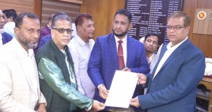 ভোলায় স্কুল শিক্ষককে  গ্রেফতারের প্রতিবাদ ও মুক্তির দাবিতে মানববন্ধন ও স্মারকলিপি পেশ