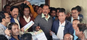 লালমোহনে জিয়া মঞ্চের লিফলেট বিতরণ