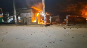 ভোলায় বাসস্ট্যান্ডে সংঘর্ষ বাস সিএনজিতে আগুন