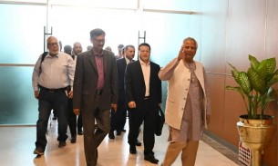 চীনের উদ্দেশে ঢাকা ছেড়েছেন প্রধান উপদেষ্টা