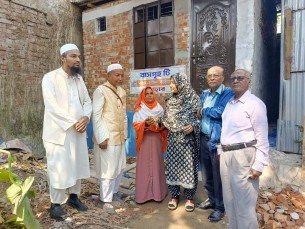 ভোলায় অসহায় বিধবা নারীকে পাকাঁ ঘর  উপহার দিলো নিজাম-হাসিনা ফাউন্ডেশন