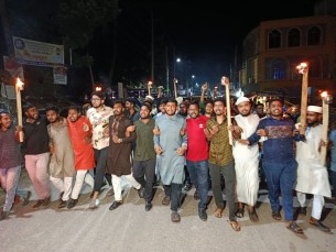 ভোলায় আবাসিক গ্যাস সংযোগসহ ৫ দফা দাবিতে মশাল মিছিল