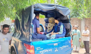 লালমোহনে দাখিল পরীক্ষায় প্রক্সি দিতে গিয়ে দুই সন্তানের জননী আটক