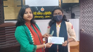 দৌলতখানে অগ্নিকান্ডে ক্ষতিগ্রস্তদের মাঝে চেক বিতরণ