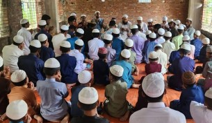 লালমোহনে সাবেক প্রধানমন্ত্রী বেগম খালেদা জিয়া ও মেজর হাফিজের সুস্থতা কামনায় দোয়া