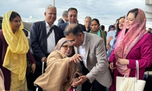 দেশের পথে বেগম খালেদা জিয়া হিথ্রো বিমানবন্দরে