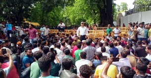 রায় কাল, আজ রাত যমুনার সামনেই কাটাবেন ইশরাক