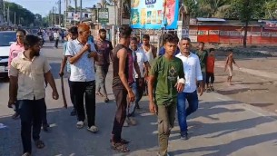 ভোলায় দ্বিতীয় দিনের মতো অভ্যন্তরীণ ৫ রুটে চলছে বাস সিএনজি ধর্মঘট, চরম ভোগান্তিতে যাত্রীরা