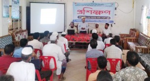 লালমোহনে মাছের পরিচর্যা ও সংরক্ষণ বিষয়ে মৎস্যজীবীদের প্রশিক্ষণ