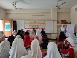 ভোলায় মাসিক স্বাস্থ্য ব্যবস্থাপনা দিবসে স্কুল ক্যাম্পেইন ও স্যানেটারী  প্যাড বিতরণ