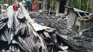 লালমোহনে অগ্নিকান্ডে বসতঘর পুড়ে ছাই