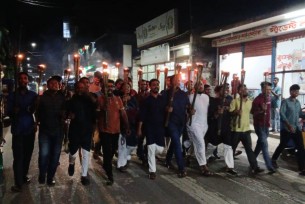 ভোলায় সুকন্যা রহস্যজনক মৃত্যুার ঘটনার প্রতিবাদে পৌর ছাত্রদলের মশাল মিছিল