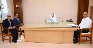 ৯ বছর পর মমতার সঙ্গে বসলেন বাংলাদেশের হাইকমিশনার