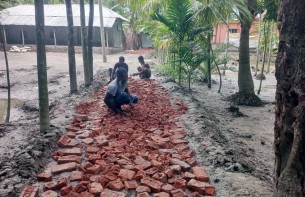 ভোলার ভেদুরিয়ায় নিজস্ব অর্থায়নে রাস্তা সংস্কার করলো জামায়াত