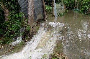 মেঘনার পানি বিপৎসীমার ওপরে, উপকূলীয় অঞ্চল প্লাবিত